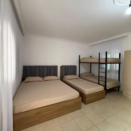 Erik House Velipojë